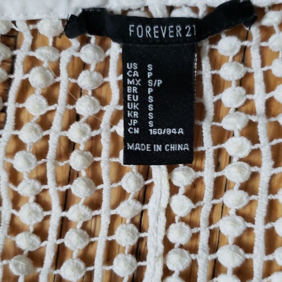 Last chance!Beautiful Forever 21 Crochet Back Tank - Picture 2 of 5